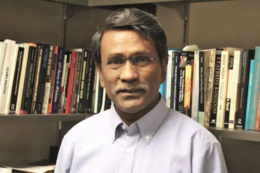 সম্মিলিত প্রচেষ্টায় রাষ্ট্র বিনির্মাণের পথ খুঁজতে হবে : আলী রীয়াজ